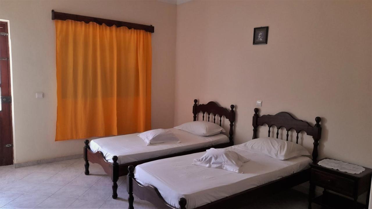 לינה וארוחת בוקר סאל ריי Residencial Rosa Criola מראה חיצוני תמונה