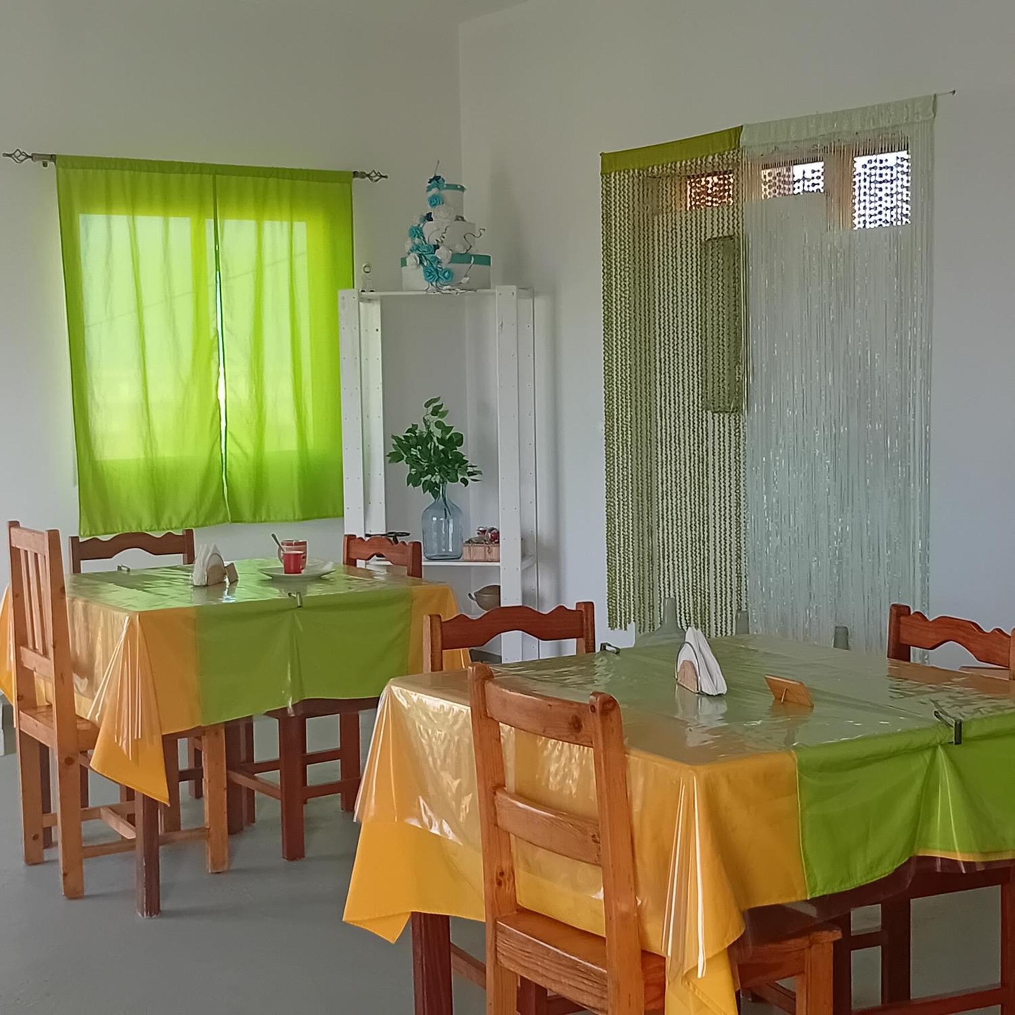 לינה וארוחת בוקר סאל ריי Residencial Rosa Criola מראה חיצוני תמונה
